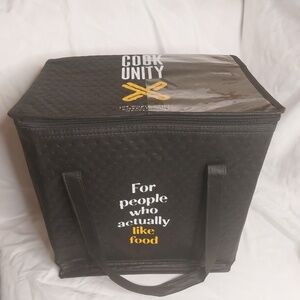 CookUnity Reusable Black Insulated Bag 10L x 13W x 13H: Stippled Pattern